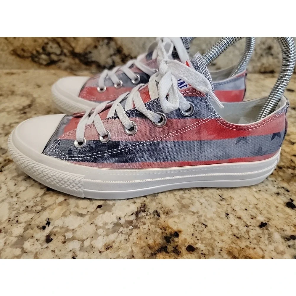 Women's Americana Stripped Canvas Converse Chuck Taylor All Star  Size 6